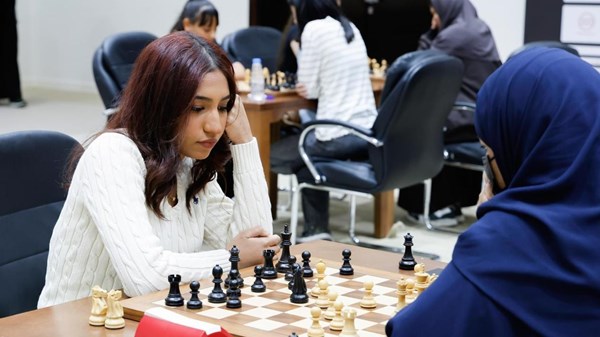 Rawda Al Sarkal 在“阿拉伯国际象棋”中保持领先